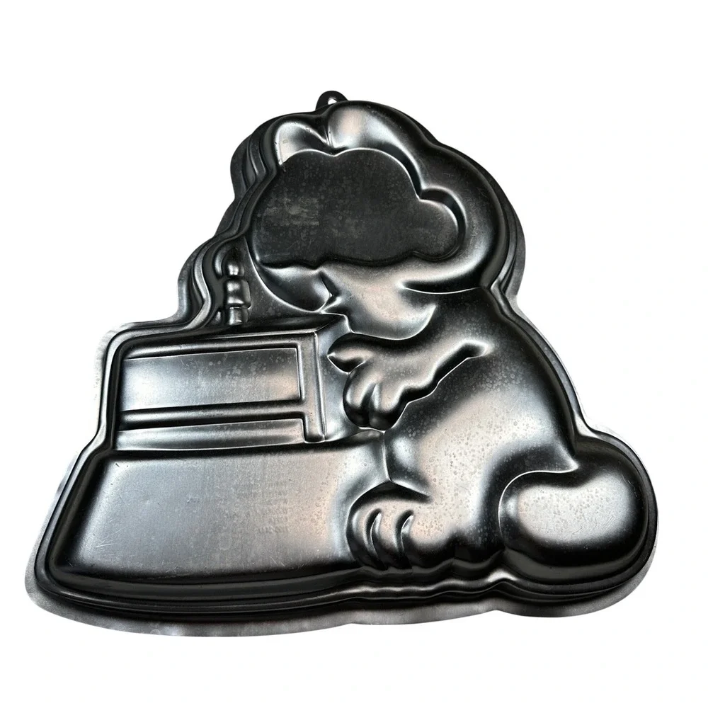 Vintage 1978  Wilton Garfield Birthday Cake Tin Pan Aluminum Mold 1981 Silver